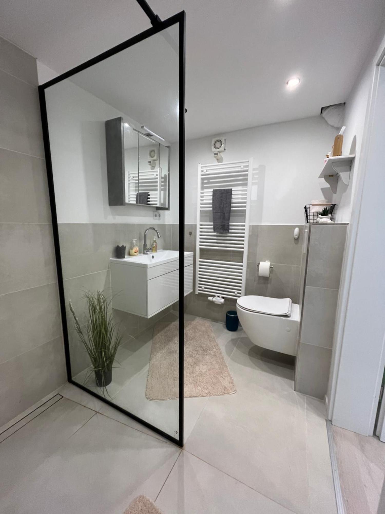 Moderne Mit Guter Ausstattung Und Self Checkin Apartment Bodenwerder